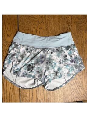 Lululemon Blue gray and White Diamond Die Shorts Size 4